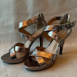 Report Silver Livy Heels